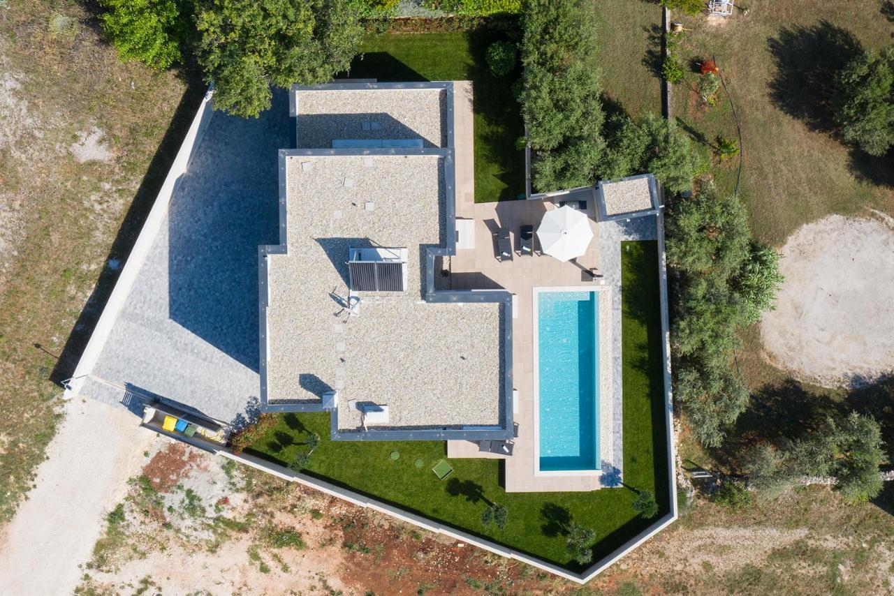 Villa Leola Лижнян Екстер'єр фото